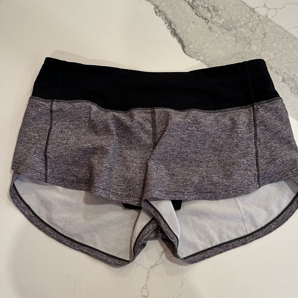 Perfect condition lululemon speed up shorts 2.5 inch in a size 4.